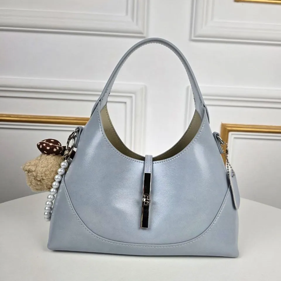 Zərif metal detallı mavi hobo çanta 3